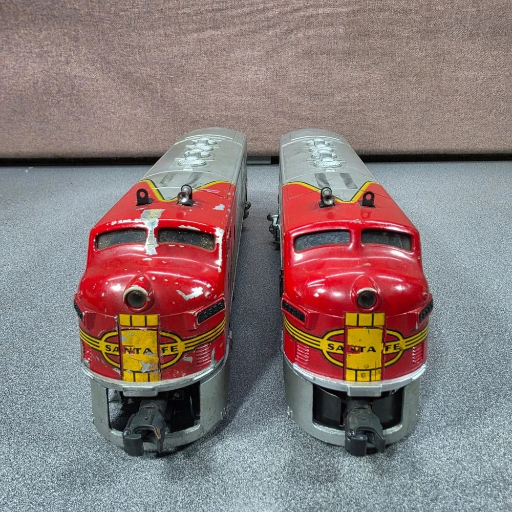 Lionel Santa Fe F3 Diesel Locomotive O-Gauge Red Silver Good Warbonnet A-A